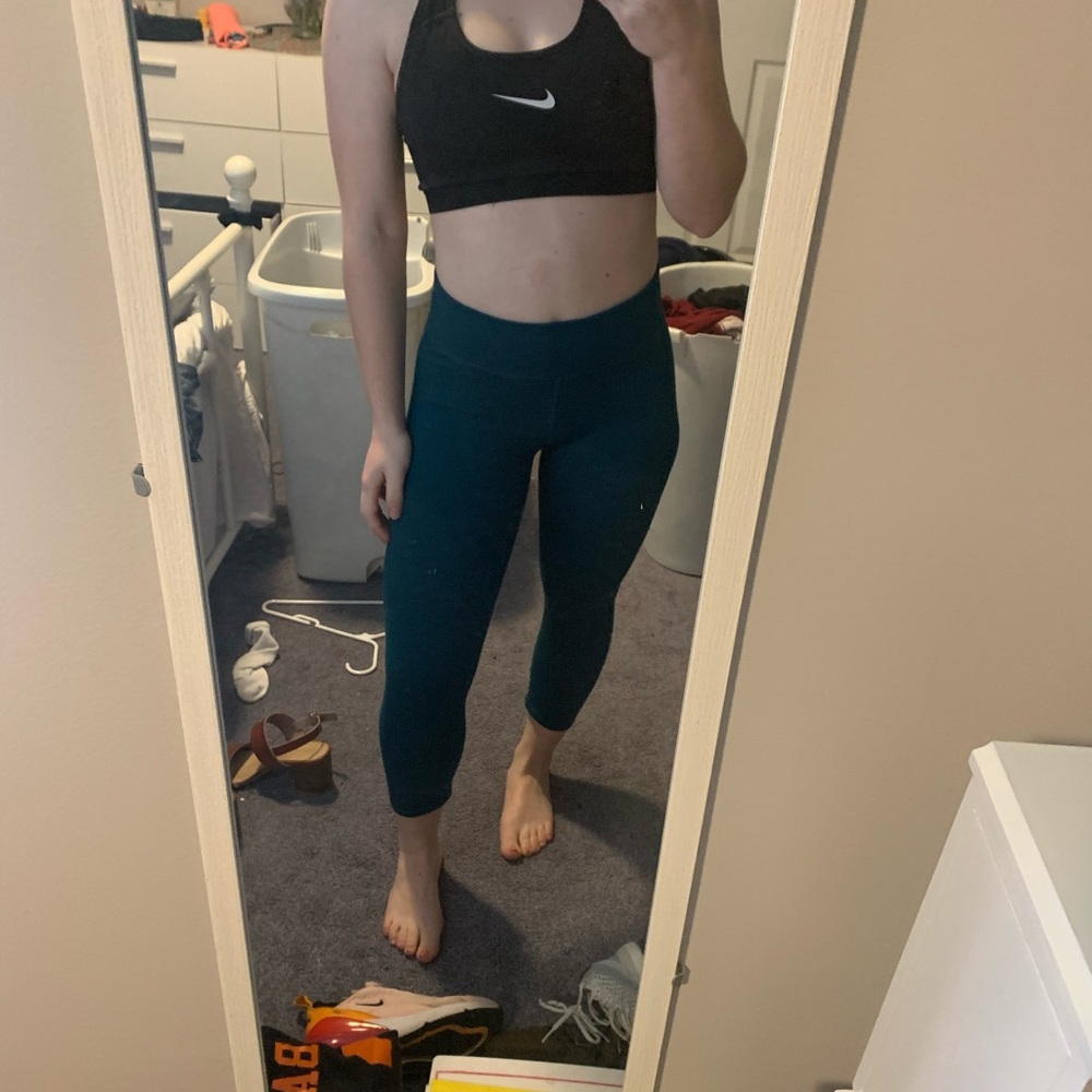 Fabletics cropped leggings